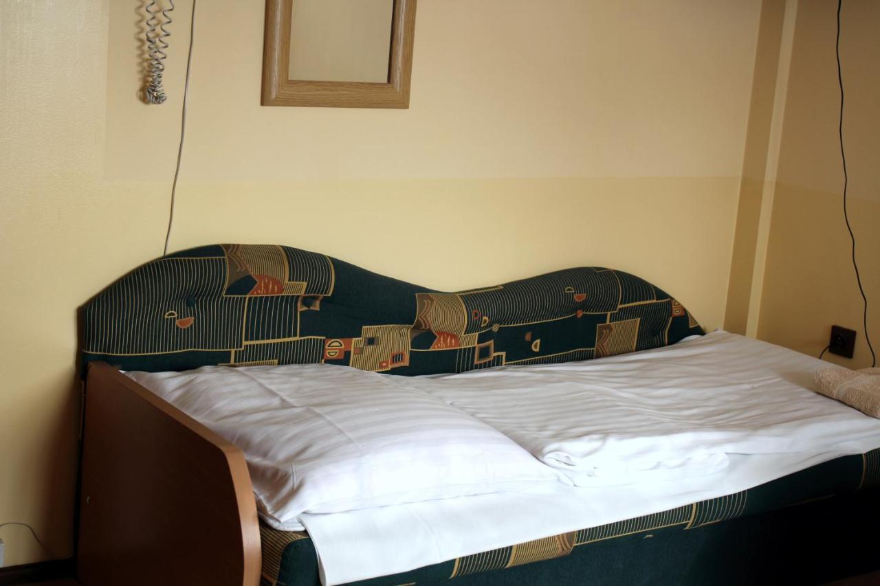 Motel Bar Malwa Aleksandrów Łódzki Exteriér fotografie